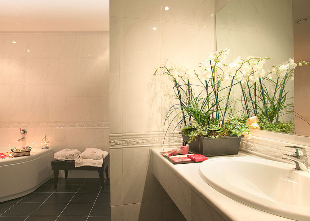 Hotel a Pavia con vasca idromassaggio doppia. Suite Hotel Del Duca