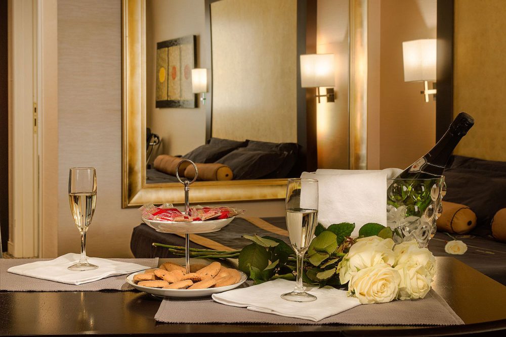 Hotel a Pavia con vasca idromassaggio doppia. Suite Hotel Del Duca