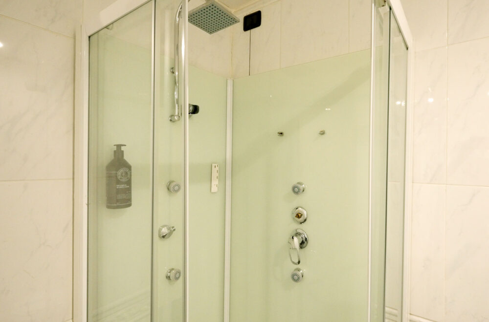 Hotel in Pavia with double whirlpool bath. Suite hotel del duca.