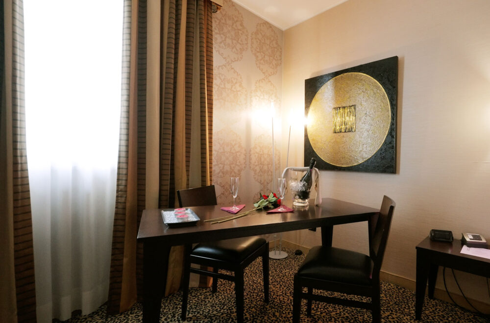 Hotel a Pavia con vasca idromassaggio doppia. Suite Hotel Del Duca